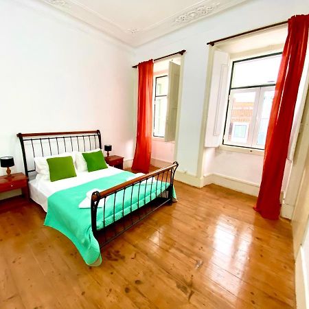Artdeco Chiado 4 - Large Comfortable Double Room With Shared Bathroom Lisboa المظهر الخارجي الصورة